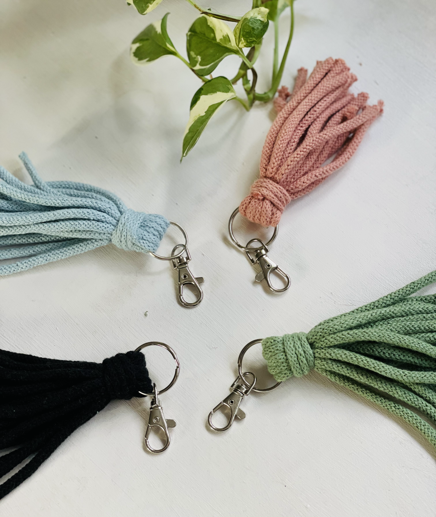 Knot Wasted Tassel Keyring image 0