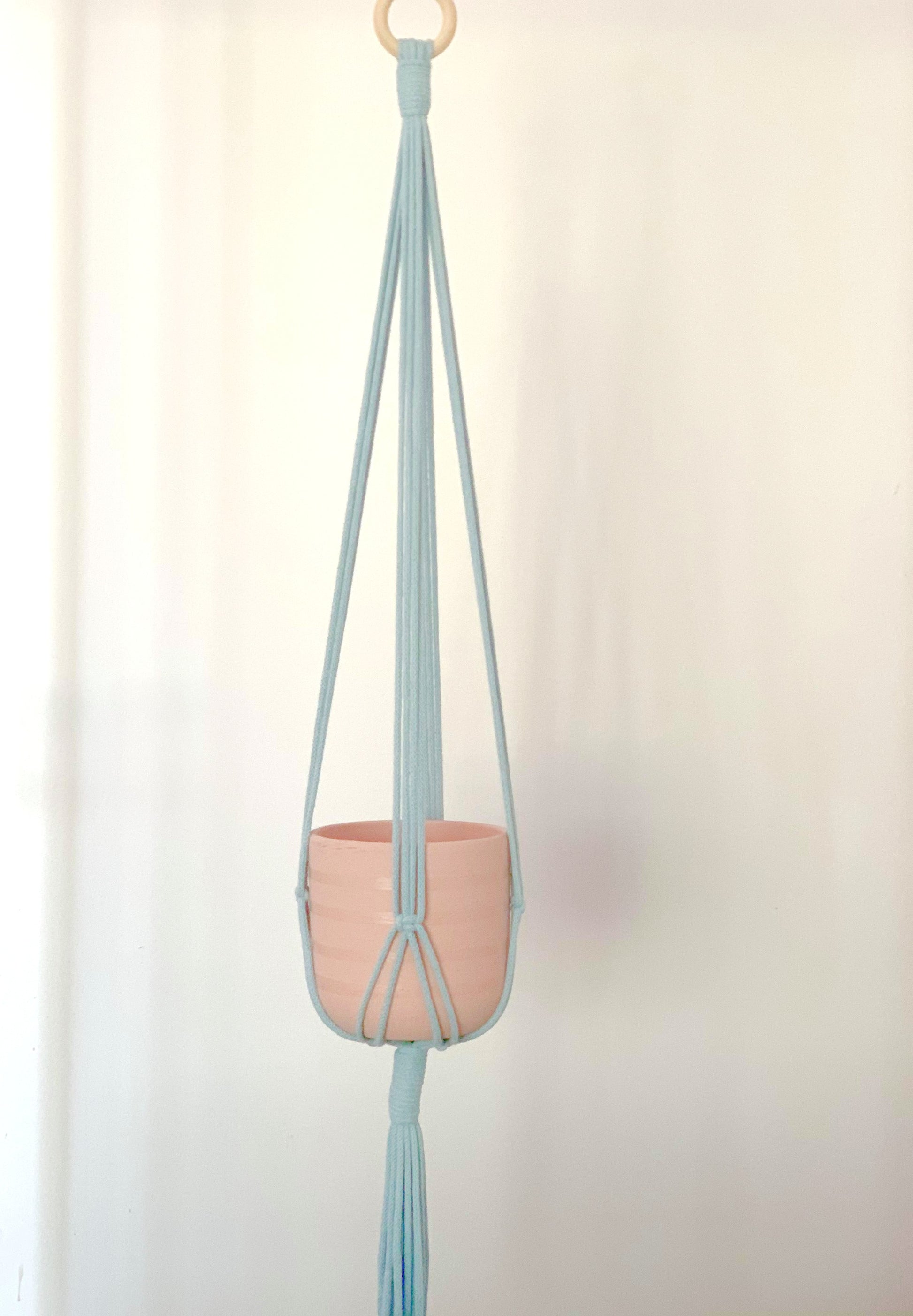 knot plant hanger Jean' Plant Hanger – One Knot At A Time